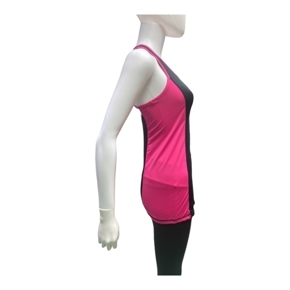 𝅺Reebok Tank Top - Picture 2 of 5